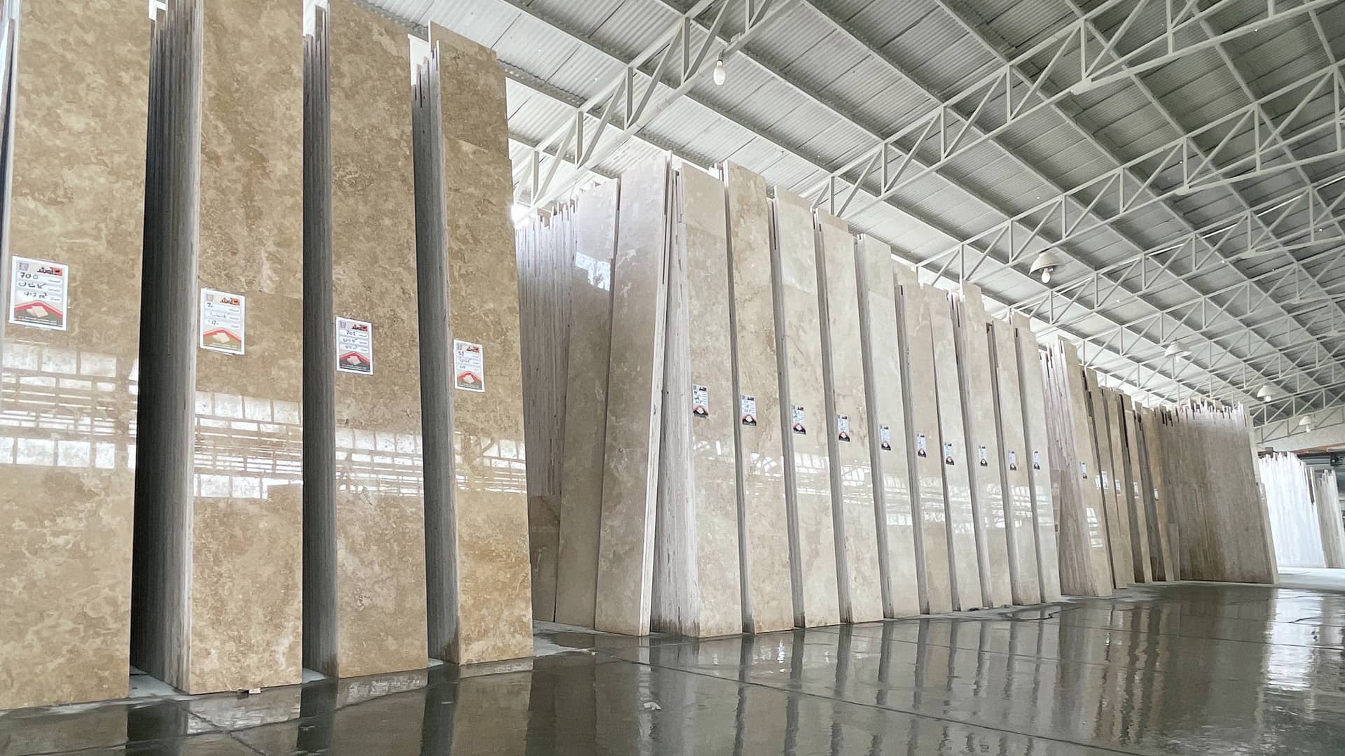 بلاگ آوش | بلاگ صنایع سنگ آوش | چرا نسل جدید معماران دوباره به سنگ طبیعی علاقه‌مند شده‌اند| معماری معاصر | نسل جدید معماران | سنگ طبیعی در معماری مدرن | معماری مدرن | بازگشت به طبیعت | مصالح ساختمانی | مصالح ساختمانی طبیعی | صنایع سنگ آوش